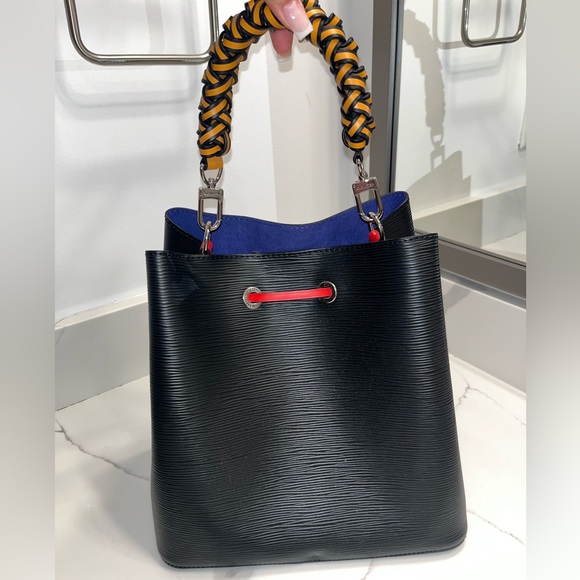 Louis Vuitton Braided Handle NeoNoe Handbag Epi Leather MM Black Bag - Picture 4 of 9